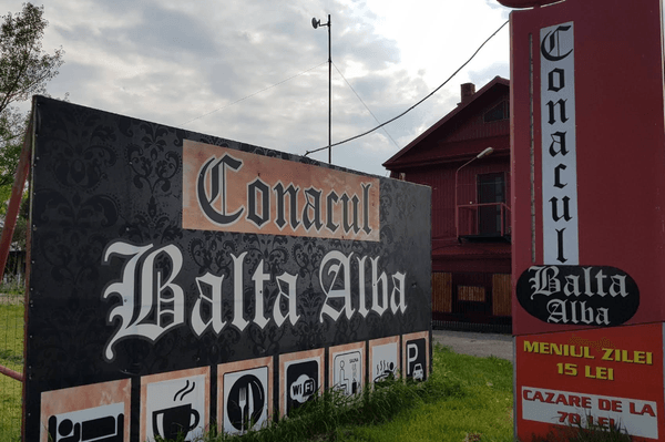 Conacul Baltă Albă